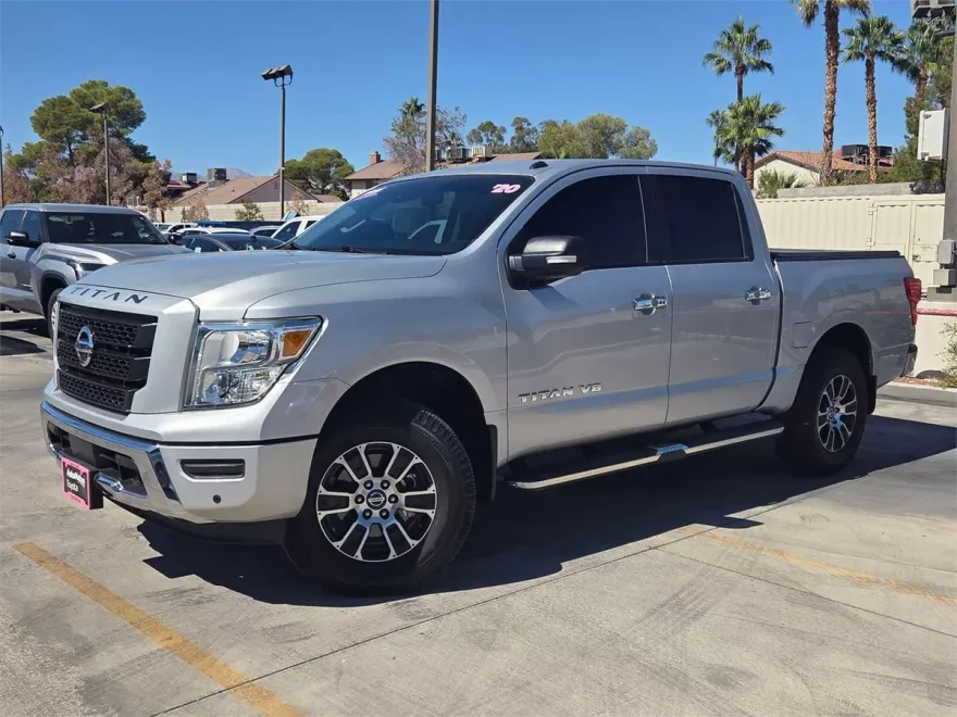 2020 Nissan Titan SV photo 1
