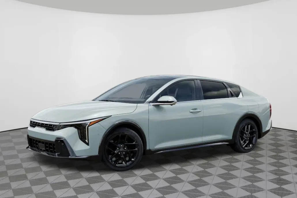 2025 Kia K4 GT-Line Turbo photo 1