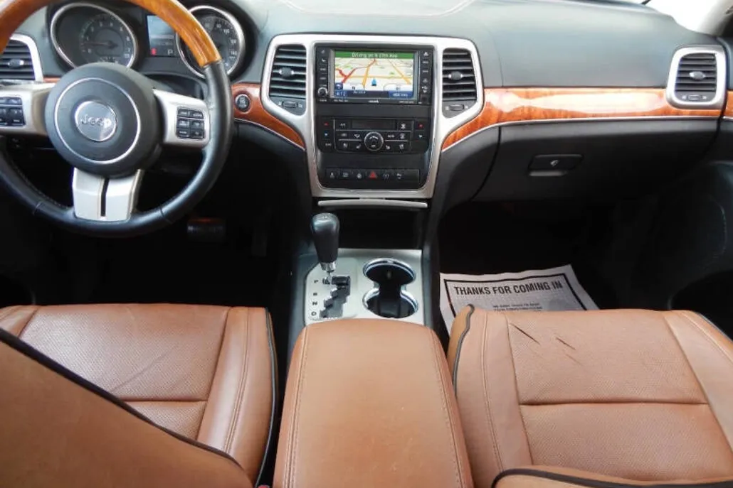 2011 Jeep Grand Cherokee Overland photo 1