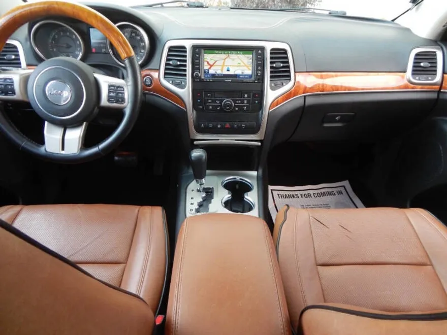 2011 Jeep Grand Cherokee Overland photo 1