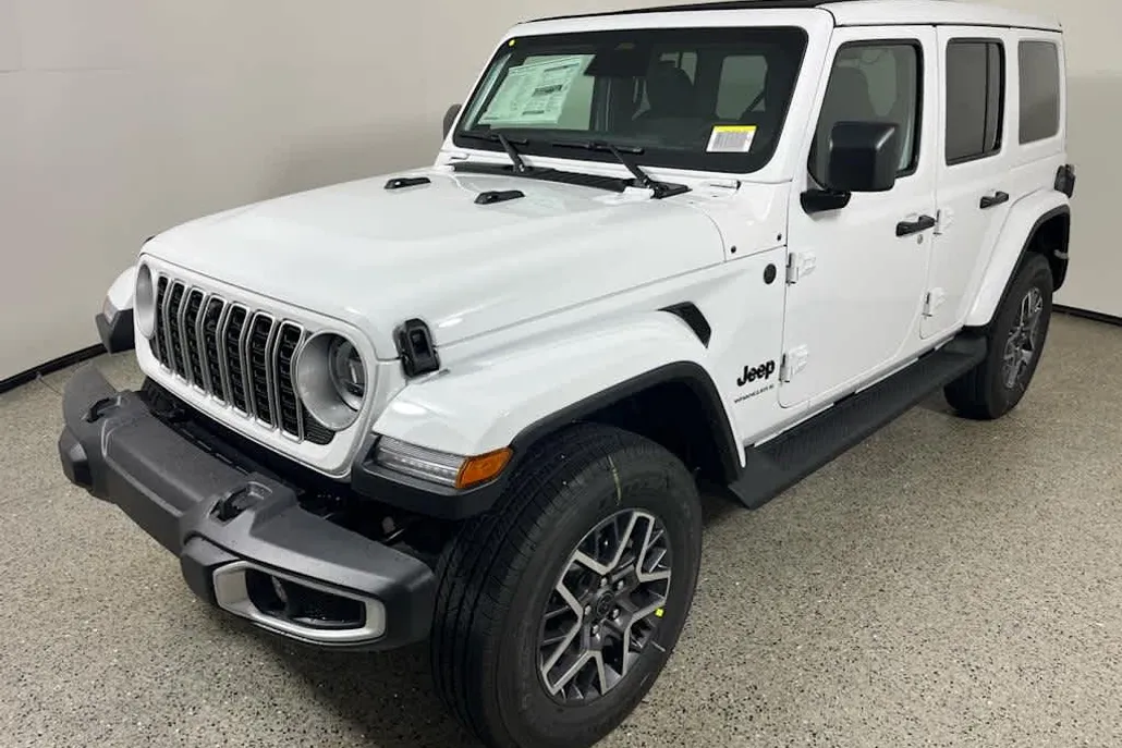 2025 Jeep Wrangler Sahara photo 1