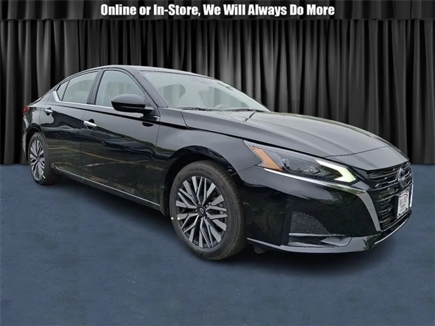 2025 Nissan Altima 2.5 SV photo 1