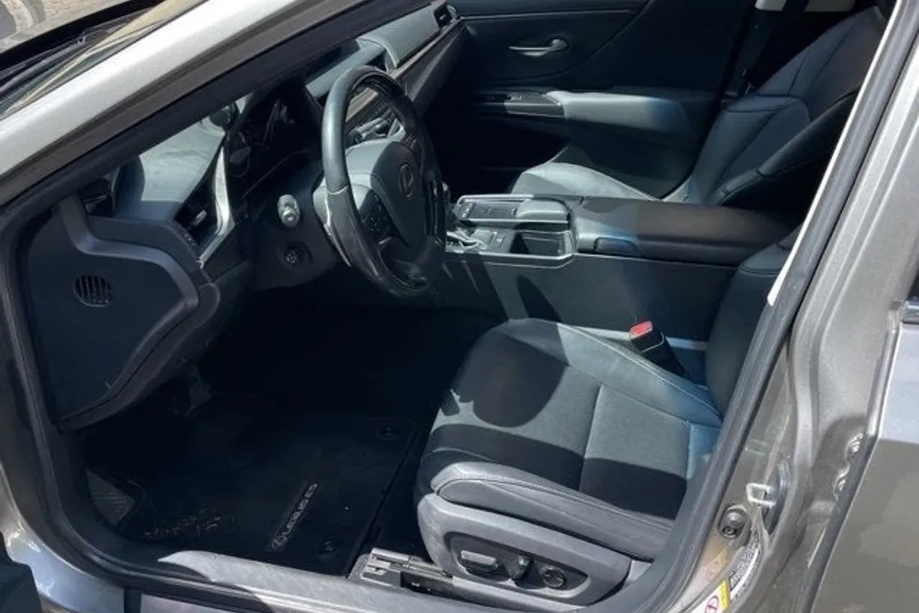2019 Lexus ES 350 photo 1