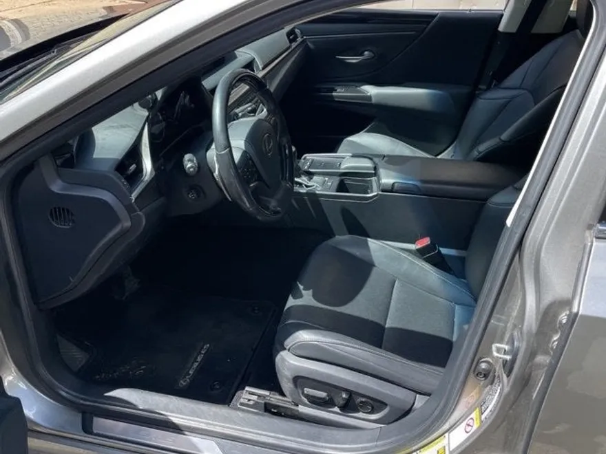 2019 Lexus ES 350 photo 1