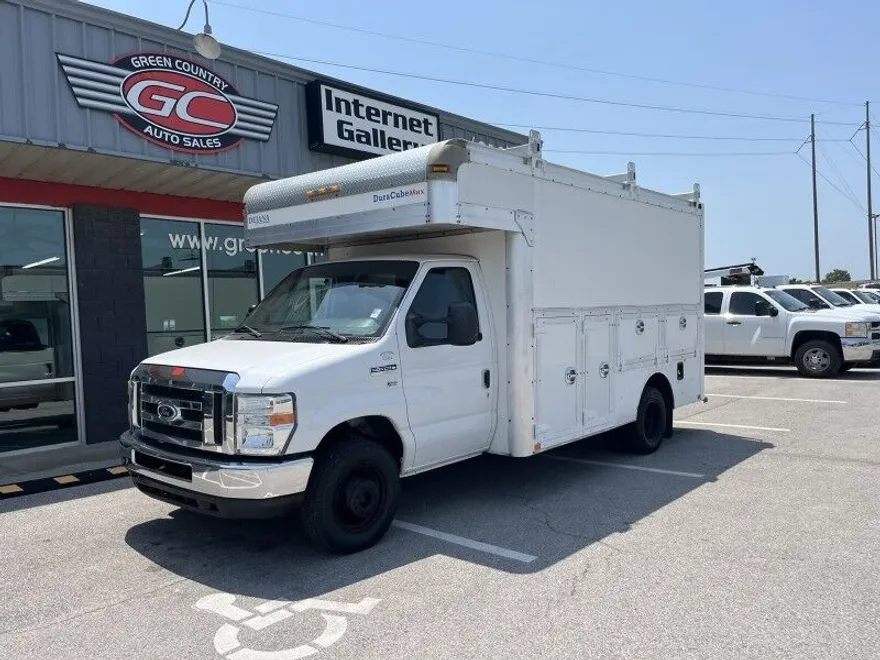 2016 Ford E-350 photo 1