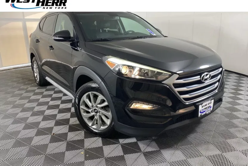 2017 Hyundai Tucson SE Plus photo 1