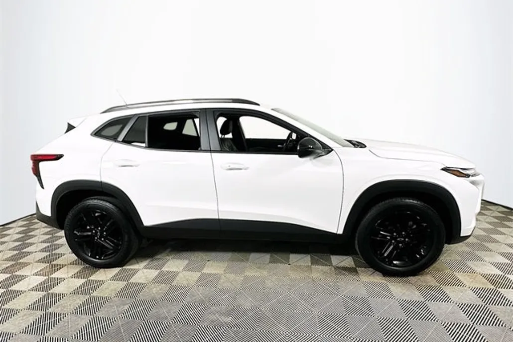 2025 Chevrolet Trax ACTIV photo 1