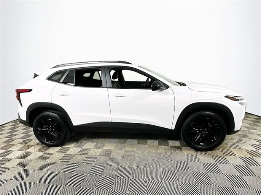 2025 Chevrolet Trax ACTIV photo 1