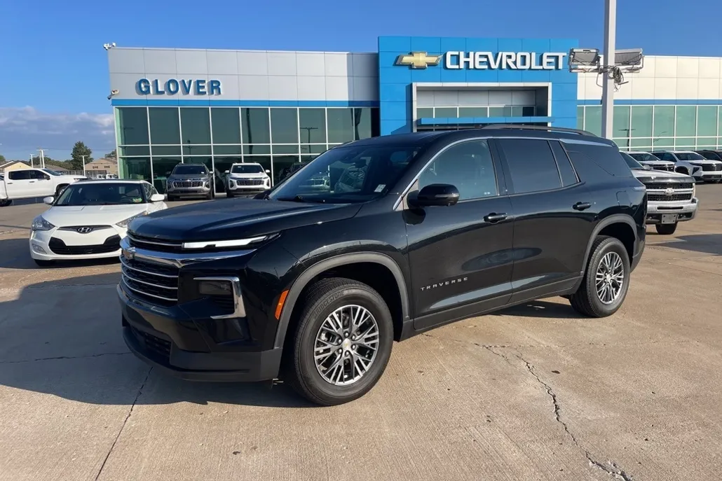 2024 Chevrolet Traverse 2LT photo 1