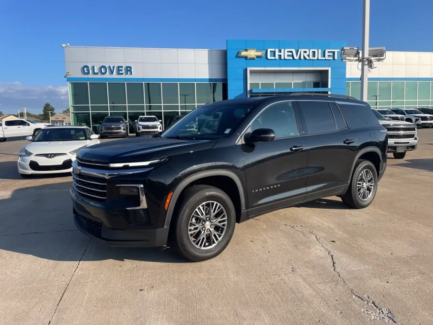 2024 Chevrolet Traverse 2LT photo 1