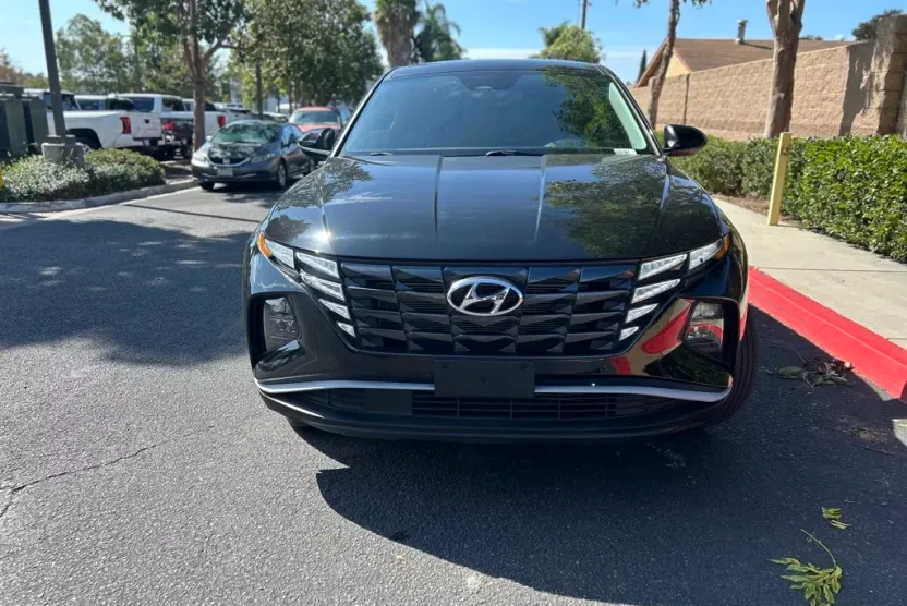 2023 Hyundai Tucson SE photo 1