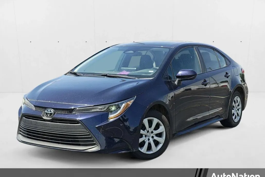 2024 Toyota Corolla LE photo 1