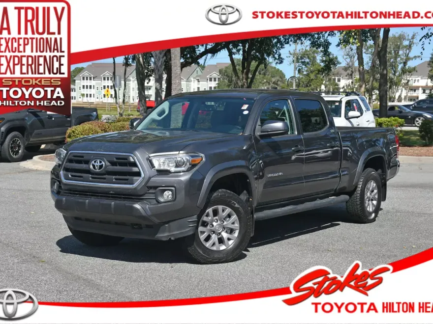 2017 Toyota Tacoma SR5 Double Cab V6 4x4 photo 1