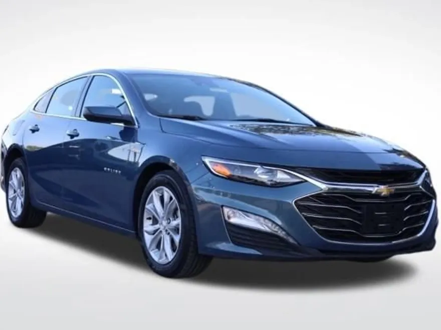2024 Chevrolet Malibu 1LT photo 1