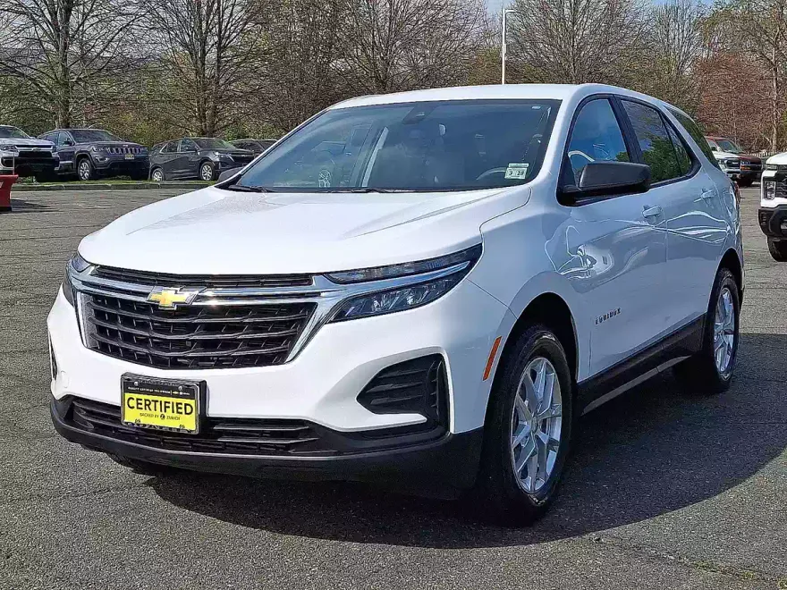 2023 Chevrolet Equinox LS photo 1