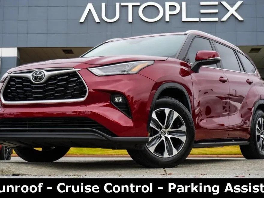 2023 Toyota Highlander XLE photo 1