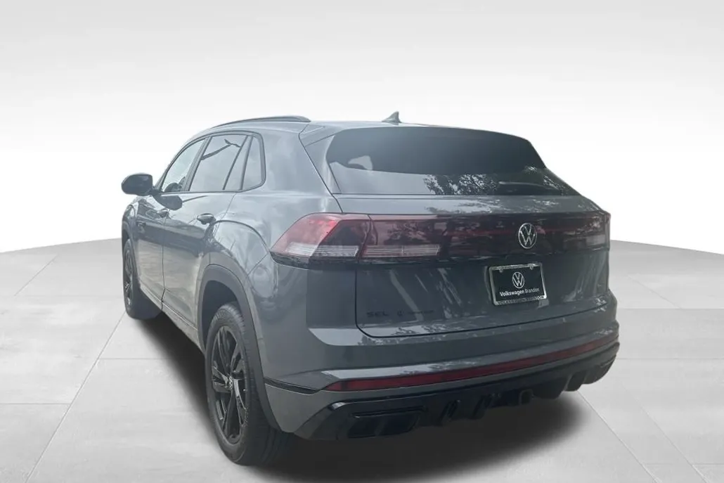 2026 Volkswagen Atlas Cross Sport SEL R-Line photo 1