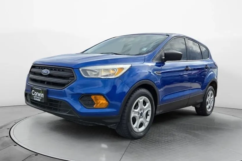 2017 Ford Escape S photo 1