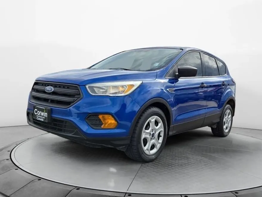 2017 Ford Escape S photo 1