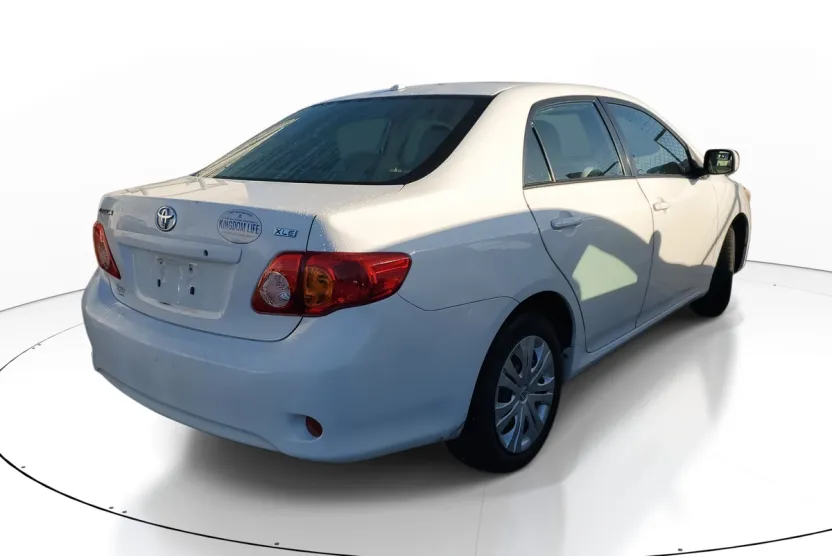 2009 Toyota Corolla XLE photo 1