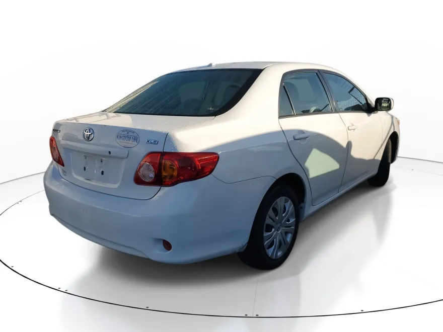 2009 Toyota Corolla XLE photo 1