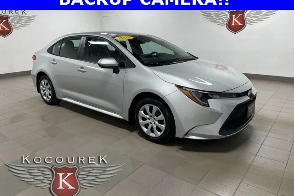 2022 Toyota Corolla LE photo 1