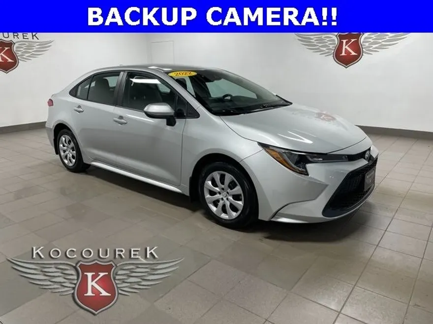 2022 Toyota Corolla LE photo 1
