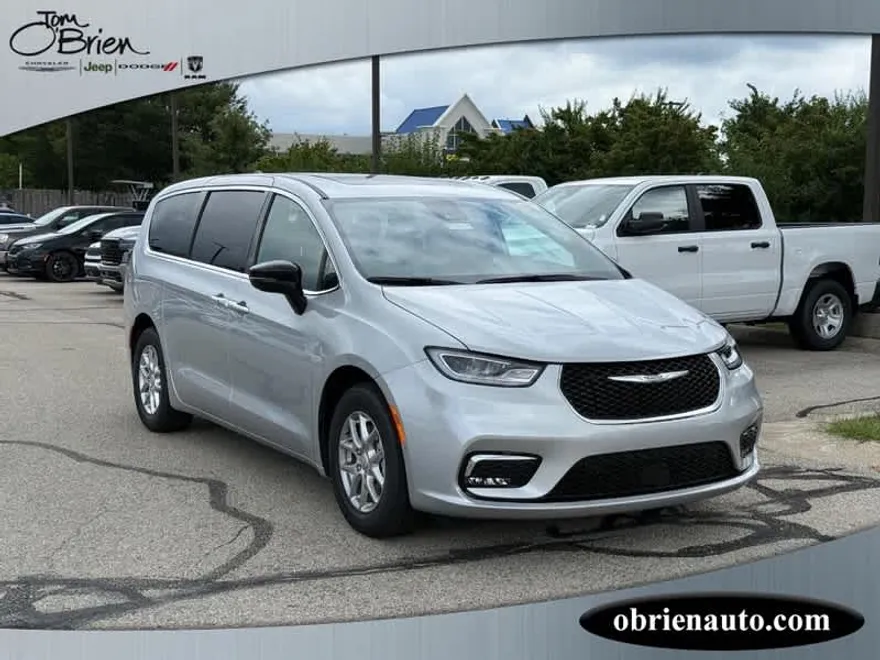 2026 Chrysler Pacifica Base photo 1