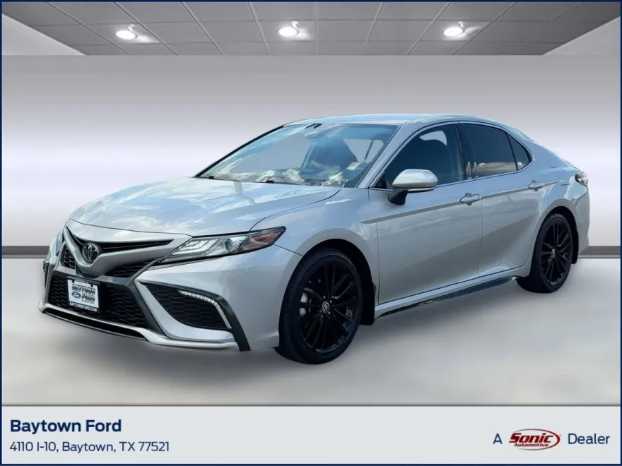 2023 Toyota Camry XSE photo 1