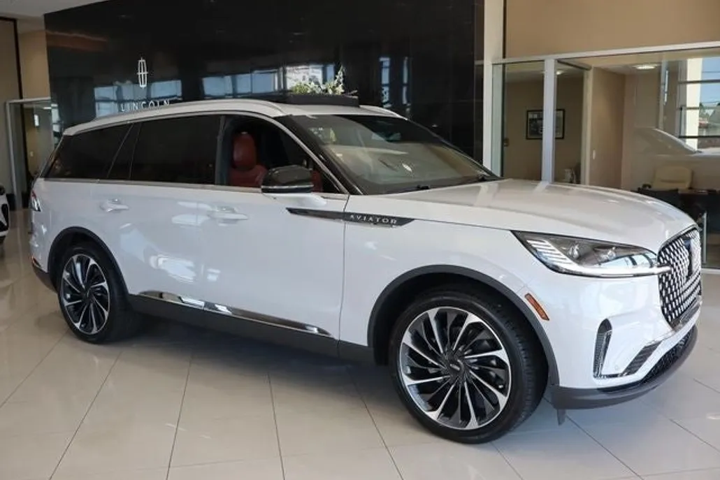 2025 Lincoln Aviator Reserve photo 1