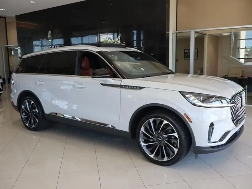 2025 Lincoln Aviator Reserve photo 1