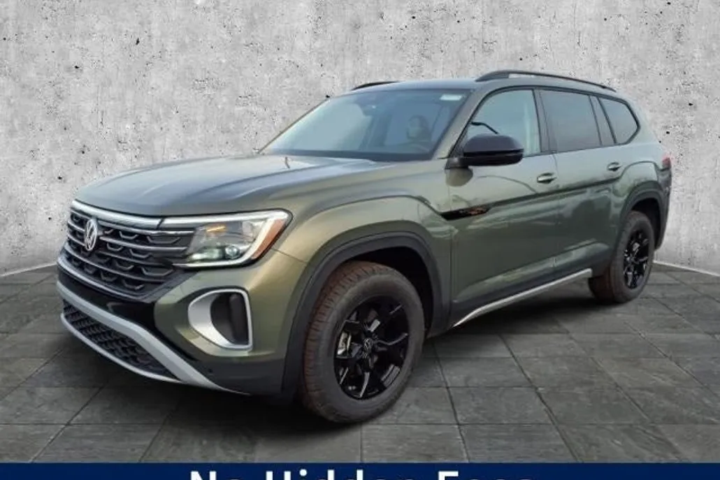 2025 Volkswagen Atlas Peak Edition SE photo 1