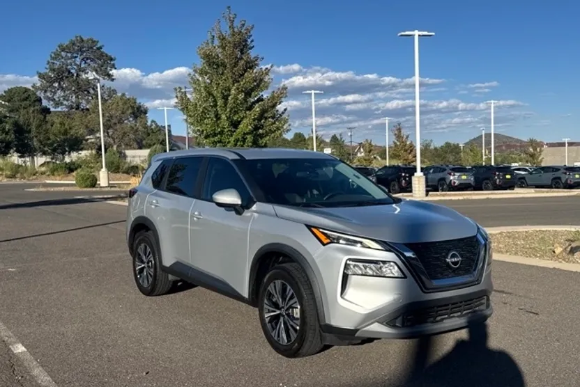 2023 Nissan Rogue SV photo 1