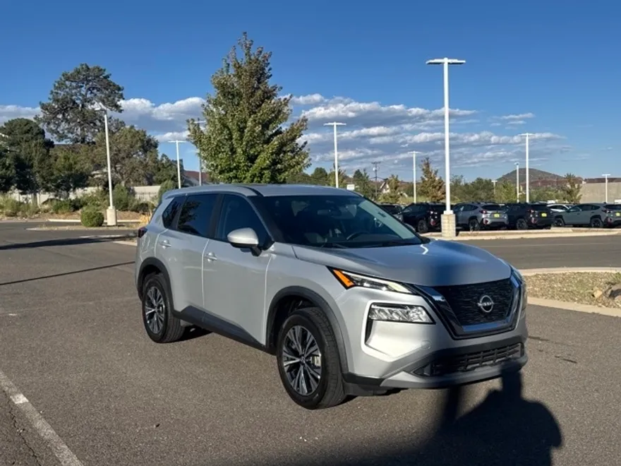 2023 Nissan Rogue SV photo 1