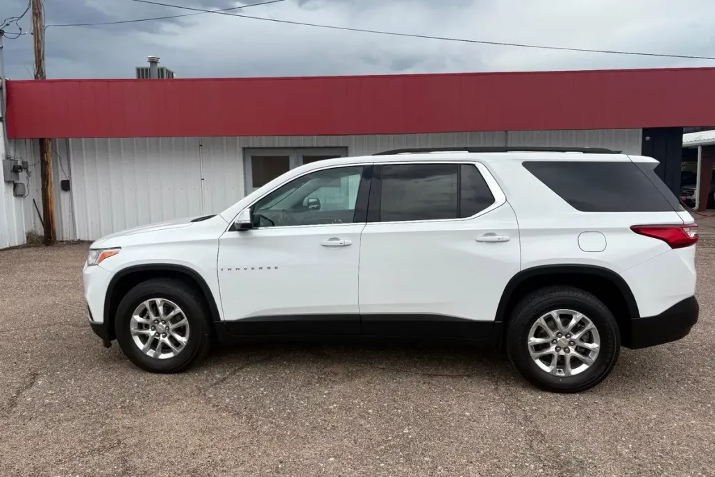 2021 Chevrolet Traverse Leather photo 1