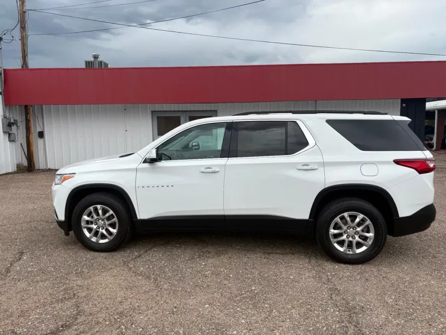 2021 Chevrolet Traverse Leather photo 1