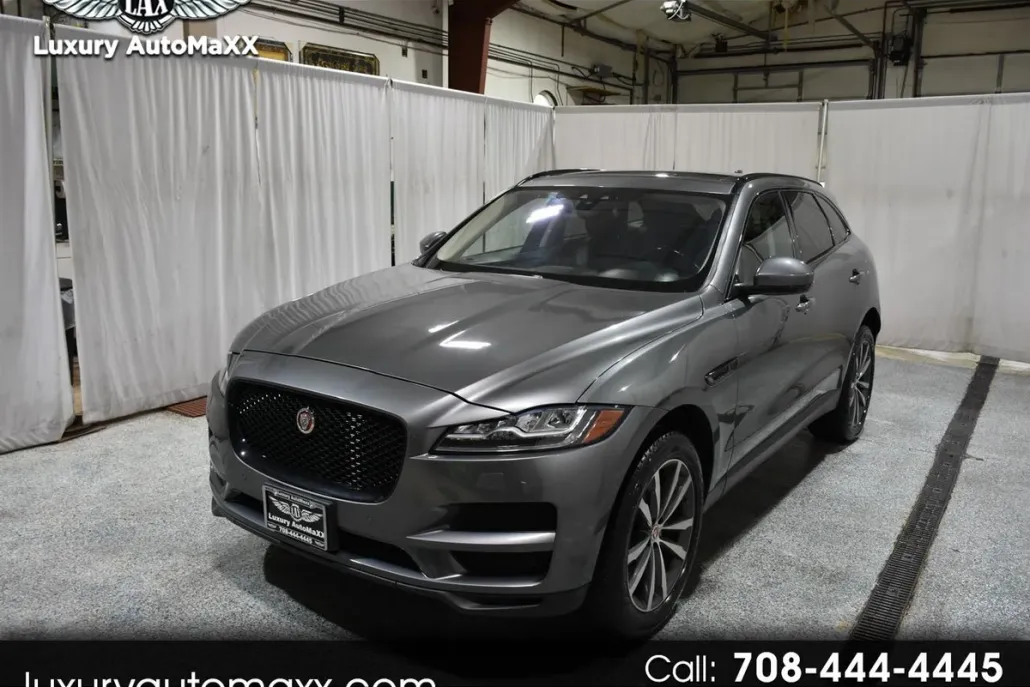 2018 Jaguar F-PACE Prestige photo 1