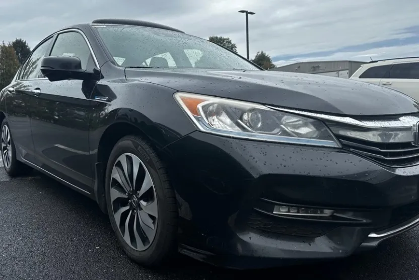 2017 Honda Accord Hybrid EX-L photo 1