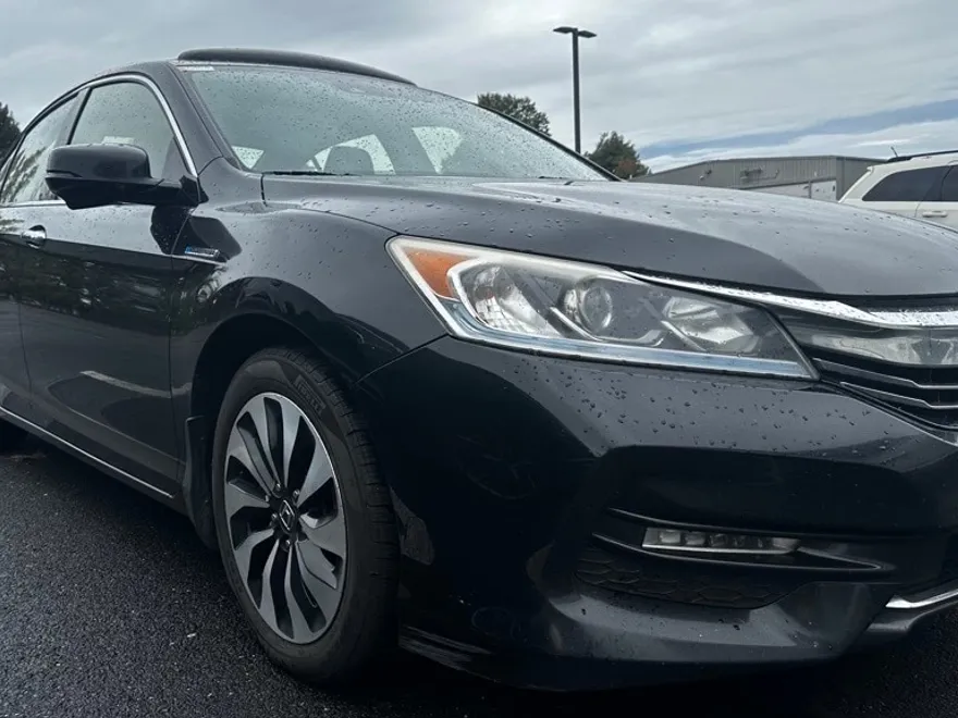 2017 Honda Accord Hybrid EX-L photo 1