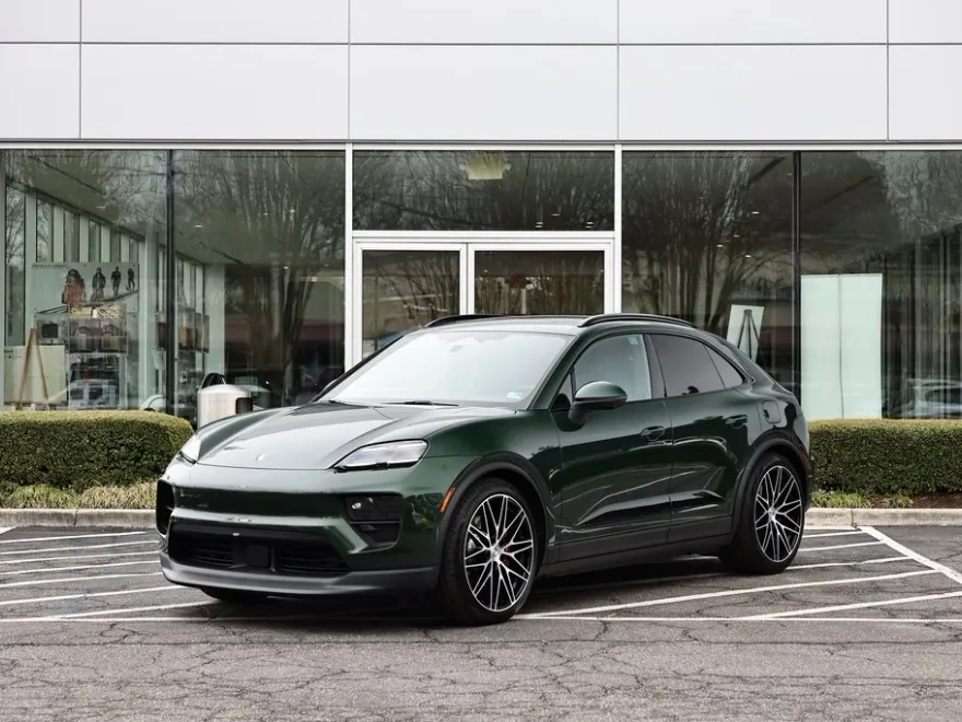 2025 Porsche Macan Electric photo 1