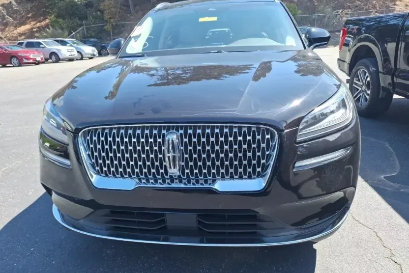 2021 Lincoln Corsair Standard photo 1