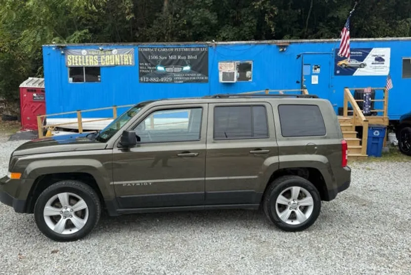 2016 Jeep Patriot Latitude photo 1