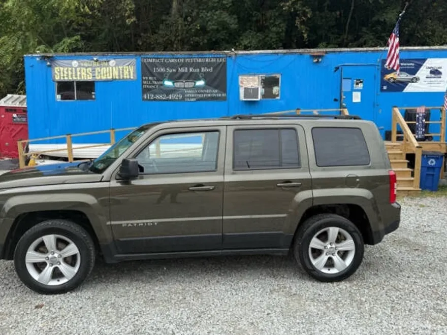 2016 Jeep Patriot Latitude photo 1