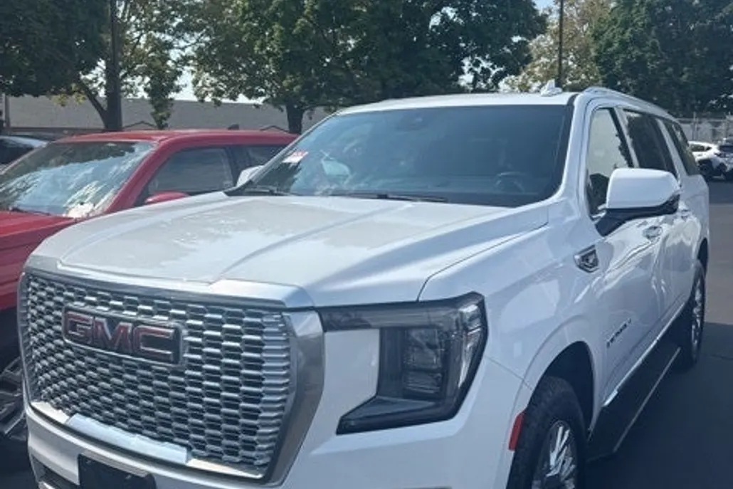 2024 Gmc Yukon XL Denali photo 1