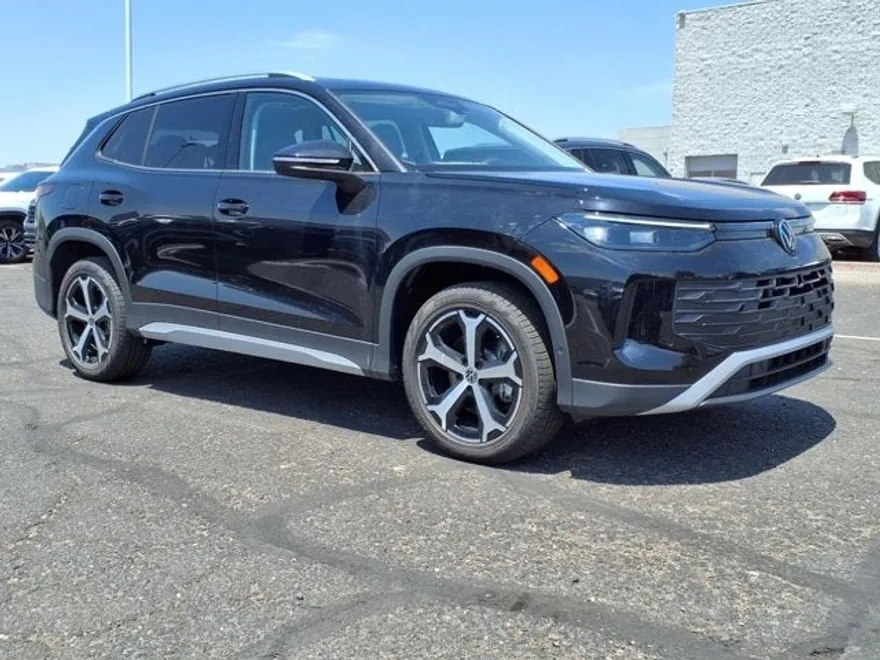 2025 Volkswagen Tiguan SE photo 1