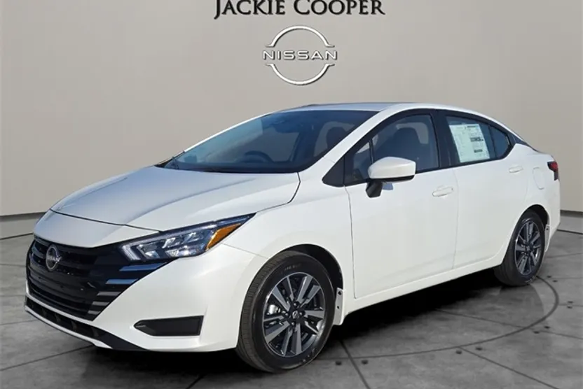 2025 Nissan Versa 1.6 SV photo 1