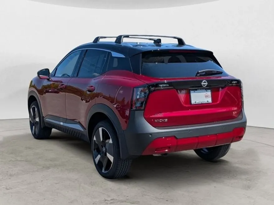 2026 Nissan Kicks SR photo 1