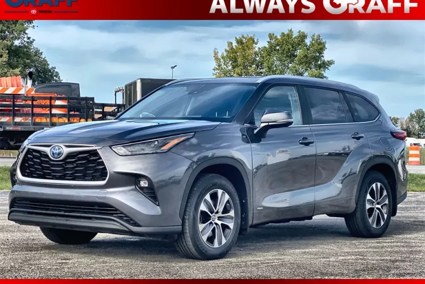2023 Toyota Highlander Hybrid XLE photo 1