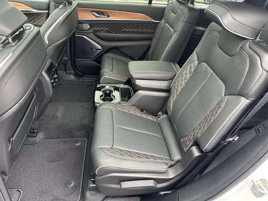 2025 Jeep Grand Cherokee L Summit photo 20