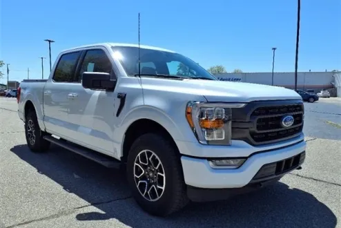 2023 Ford F-150 XLT photo 3